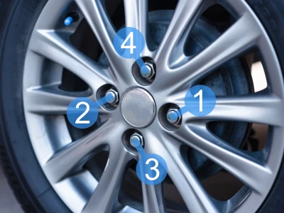 How to tighten a wheel with 4 bolts.