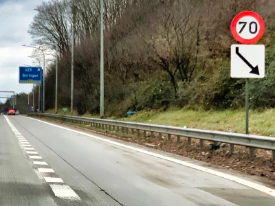 La vitesse peut être limitée sur la sortie d’une autoroute.