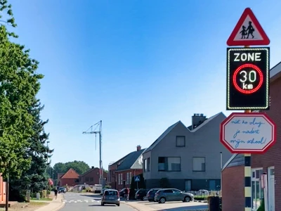Een elektronisch zonebord is enkel geldig als dit oplicht.