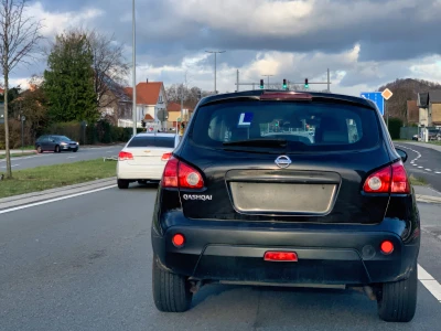 Een L-teken op je auto.